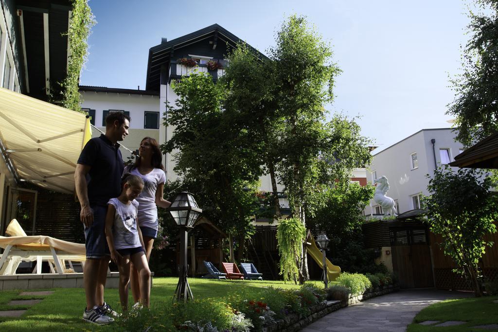 Hotel Cavallino Bianco - Weisses Roessl San Candido Kültér fotó