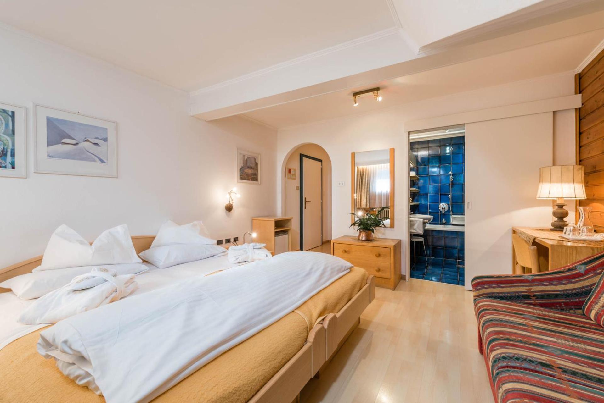 Hotel Cavallino Bianco - Weisses Roessl San Candido Kültér fotó