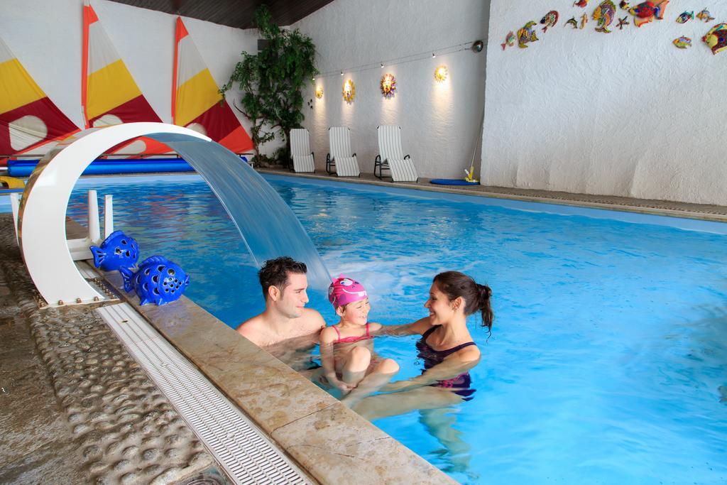Hotel Cavallino Bianco - Weisses Roessl San Candido Kültér fotó